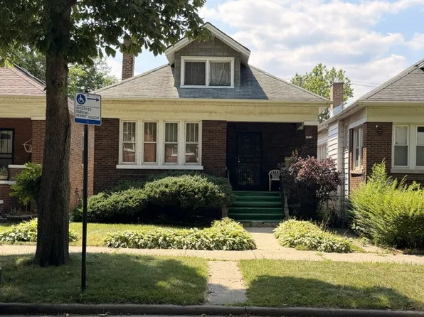 7834 S Paxton Ave, Chicago, IL 60649