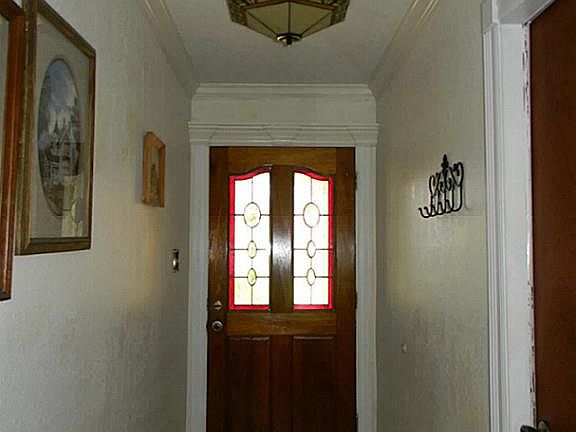 4th image of 213 Persimmon St