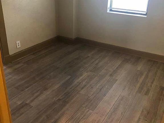 4th image of 3310 E Yandell Dr