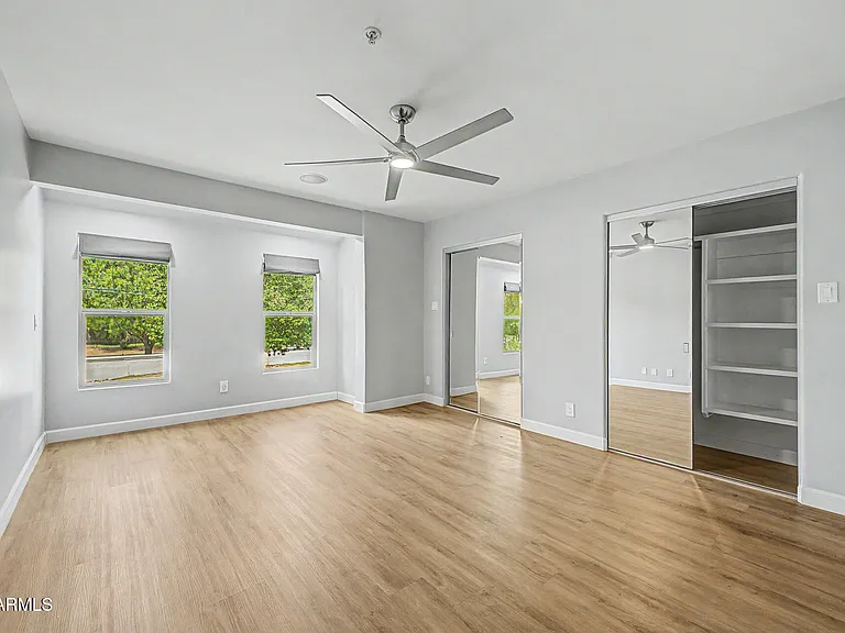 2311 E Colter St — Photo 38