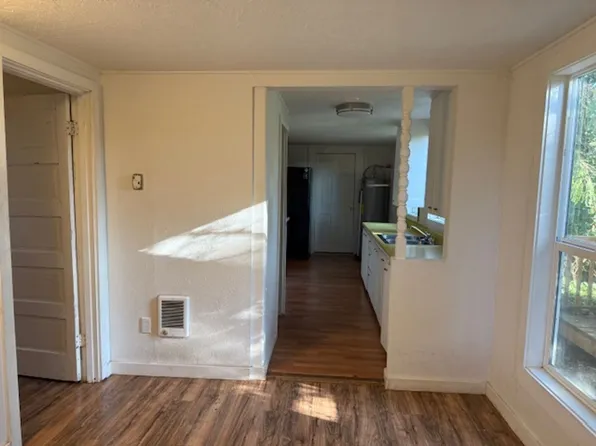 510 N Collier St, Coquille, OR 97423