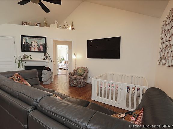 4th image of 1014 Captain Frank Road
