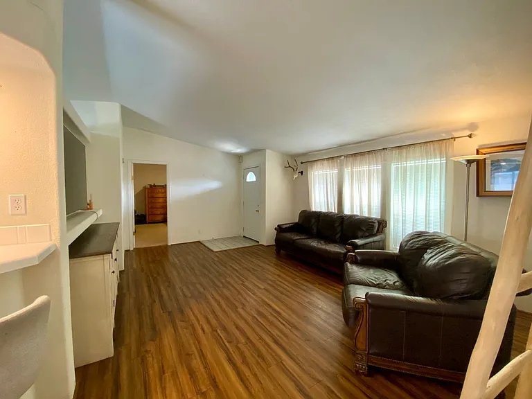10410 F Ave — Photo 5
