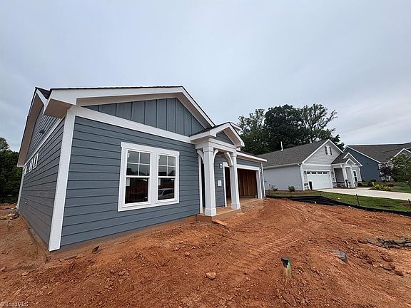 3rd image of 217 Mountain Maple Dr
