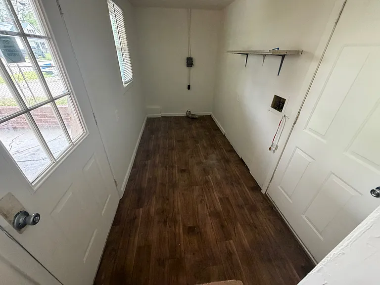 102 Phillips St — Photo 5