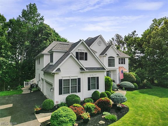 2nd image of 8150 Wisteria Dr