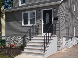 391 Thomas St, Teaneck, NJ 07666