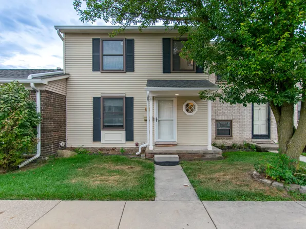 8387 Lakeview Ct, Ypsilanti, MI 48198