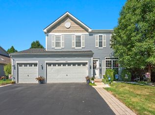 421 Primrose Ln, Bolingbrook, IL 60490