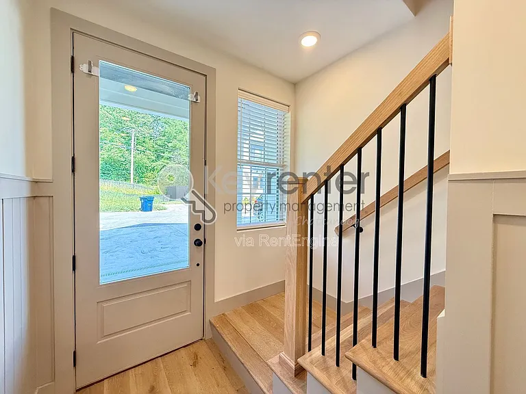1072 Amelia Ct — Photo 3