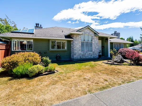 2112 124th St, Surrey, BC V4A 3M5
