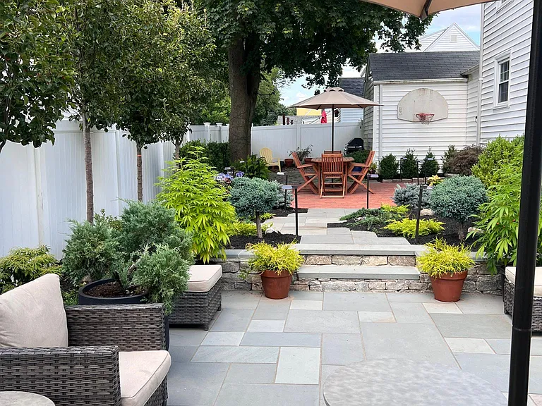 81 Mayflower Dr — Photo 31