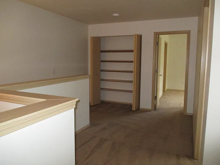 932 NW Anjni Cir — Photo 12