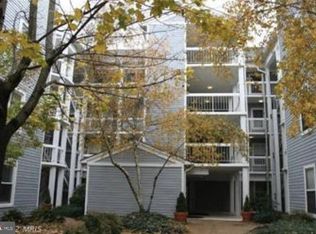 3179 Summit Square Dr #2-D8, Oakton, VA 22124