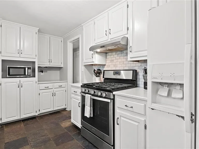 4116 W 69th Ter — Photo 8
