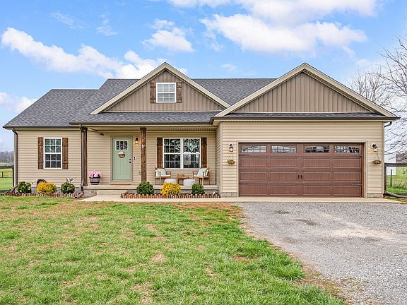 3rd image of 644 Stratton Rd