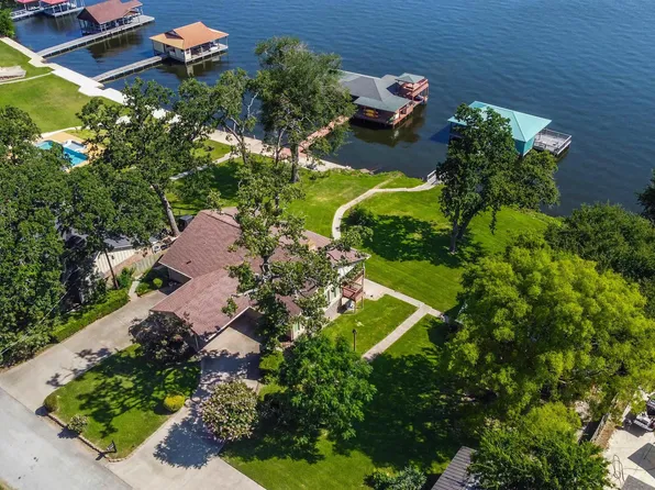 22565 Pine St, Frankston, TX 75763