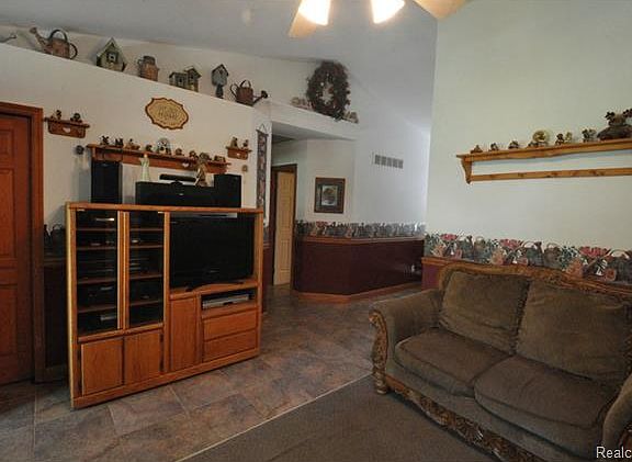 4th image of 5631 Brunswick Blvd