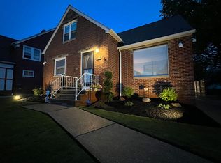 27320 Parkwood Dr, Euclid, OH