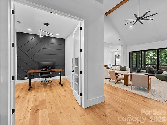 4th image of 80 Maple Grove Ct