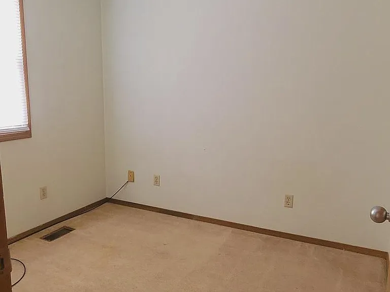 406 W Mill St #3 — Photo 7