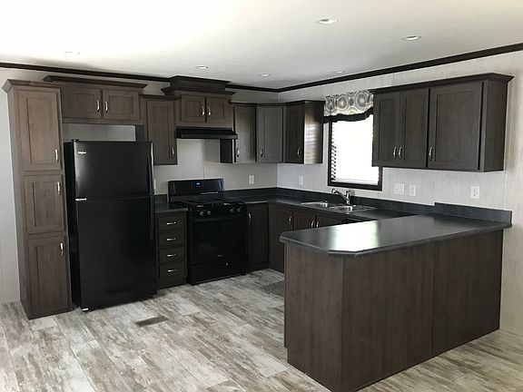 3rd image of 4140 Hickory Knoll Dr