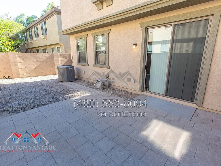 1423 N 81st Ave — Photo 38