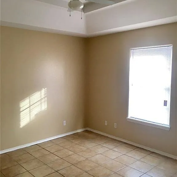 812 N Cross Ln #4 — Photo 16
