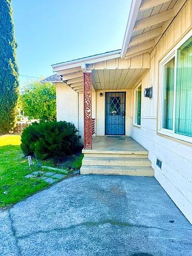 705 East Ave Photo 1