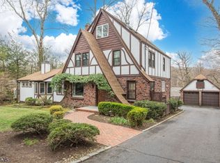 10 Cleveland Rd, Caldwell Boro Twp., NJ 07006