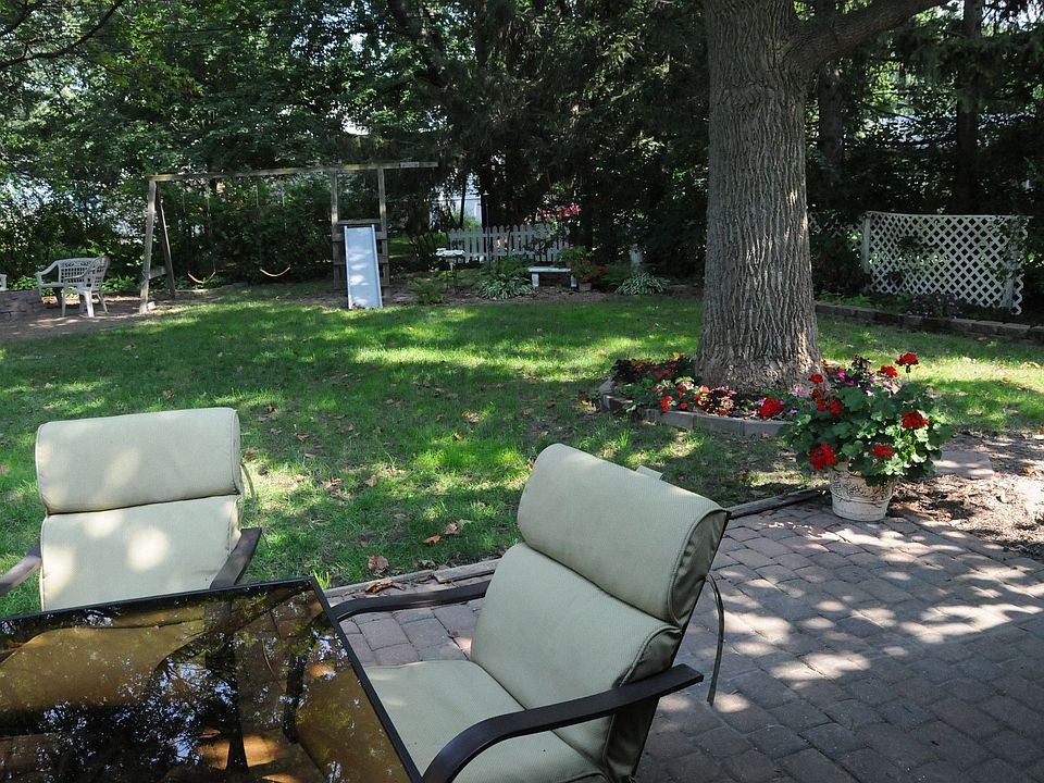 2nd image of 2610 Willow Dr