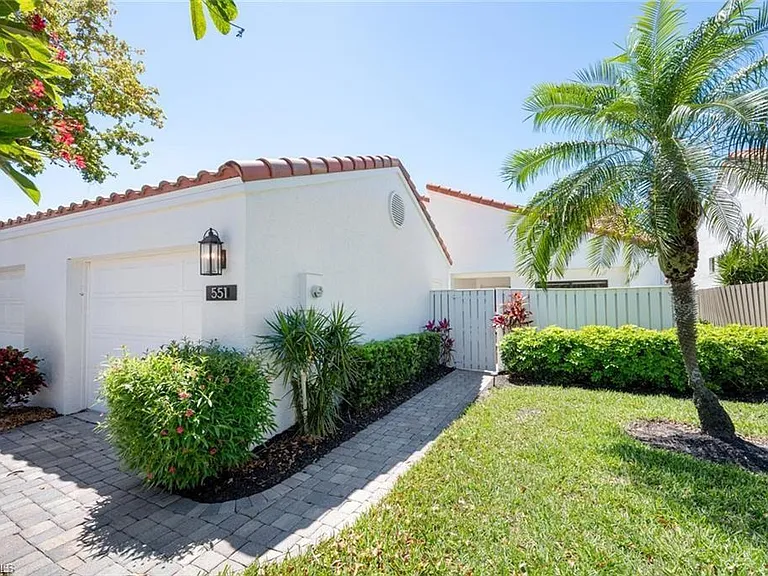 551 Beachwalk Cir #85-0 — Photo 2