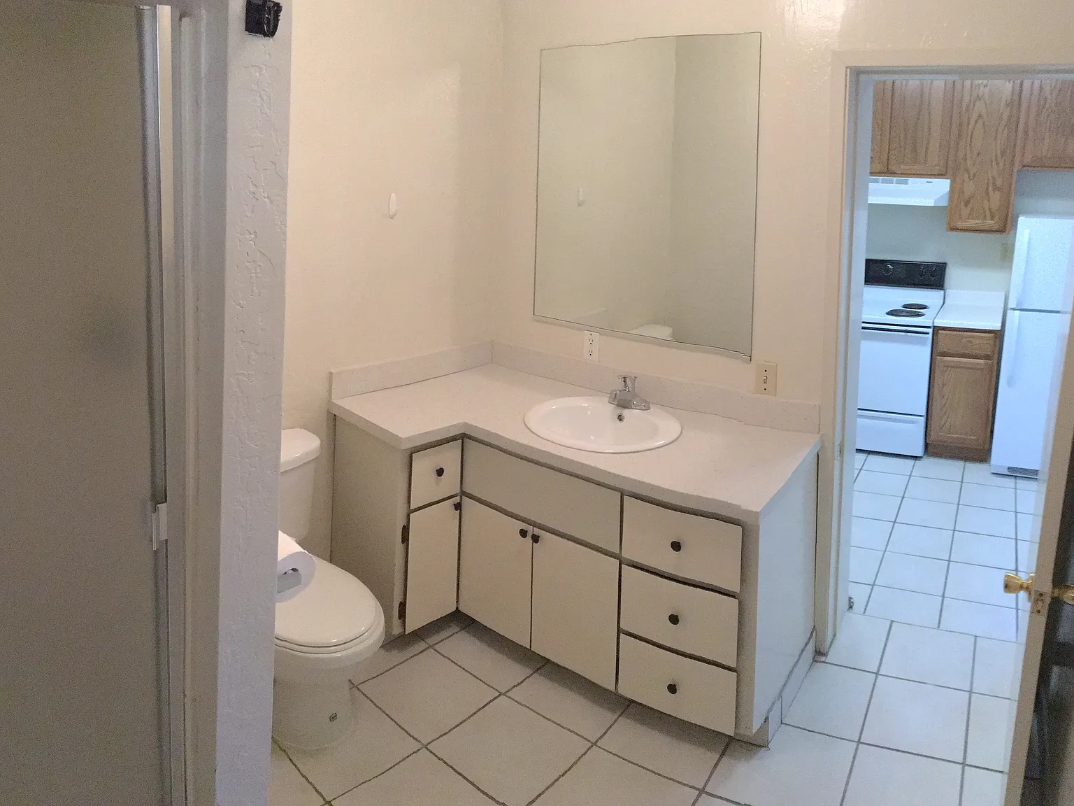 Studio, 400 sqft, $1,975 — Photo 4