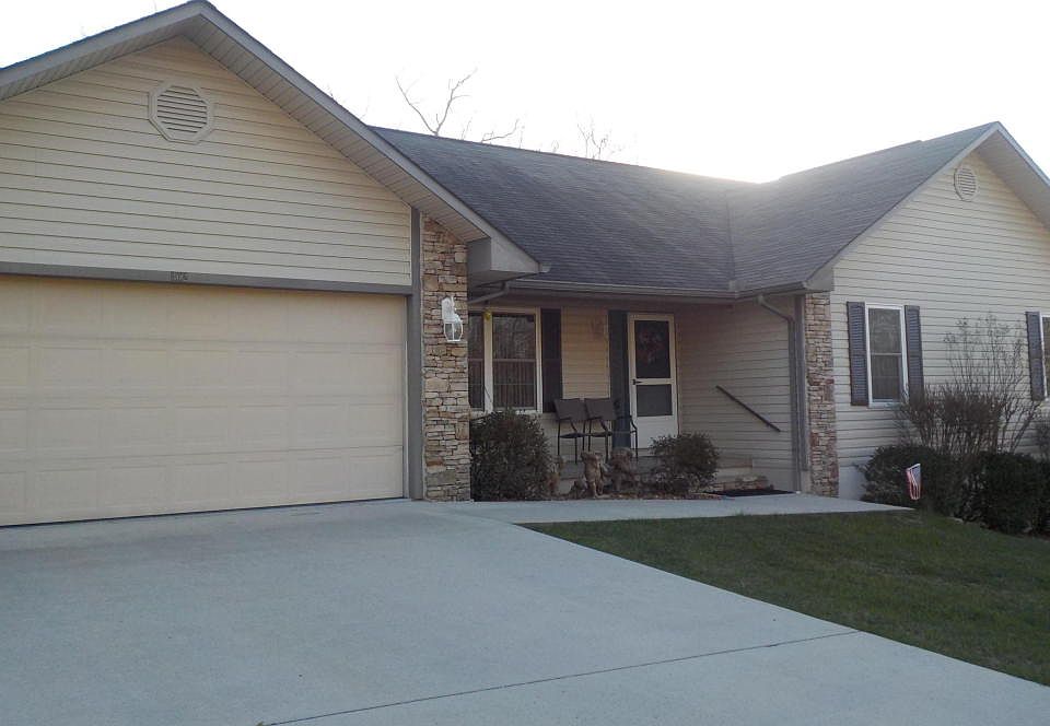 1st image of 302 Snead Dr