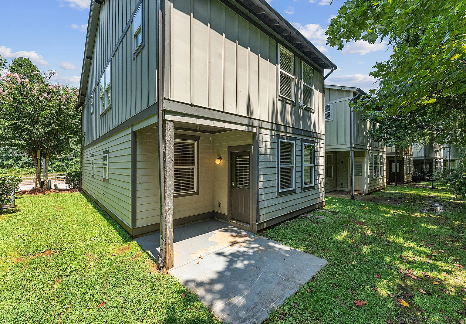 4 bed, 4.5 bath, 1864 sqft, $3,500 — Photo 3