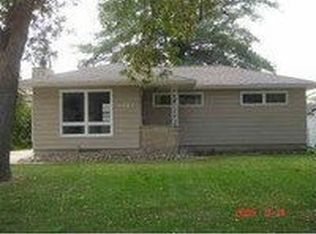 2237 Sunnyside Cir, Cedar Falls, IA 50613