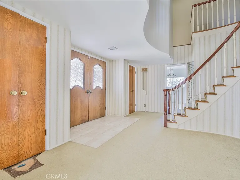 3744 Pine Ave — Photo 4