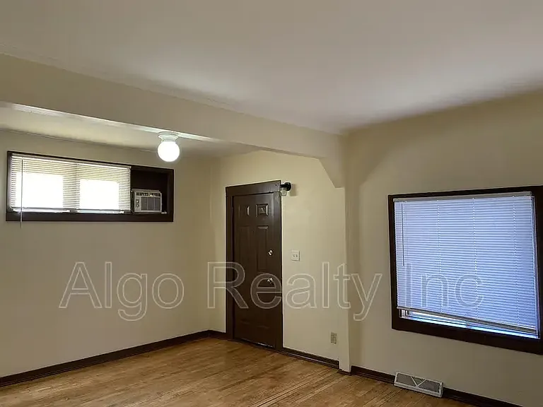 2918 Dupont Ave N #1 — Photo 8