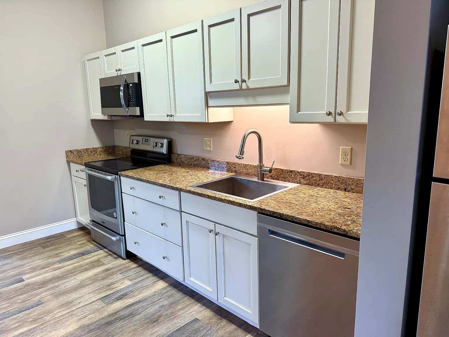 1 bed, $1,225 — Photo 2