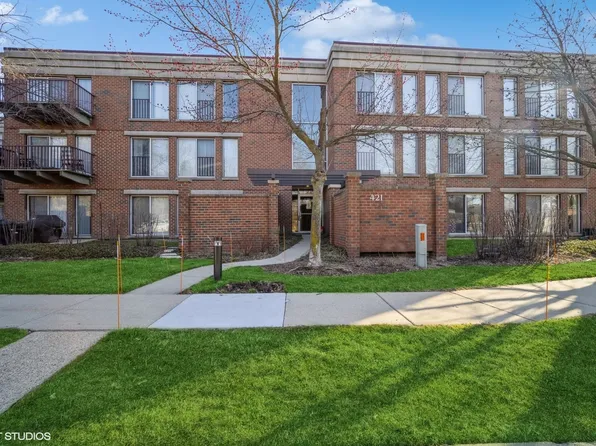 421 Kelburn Rd APT 313, Deerfield, IL 60015