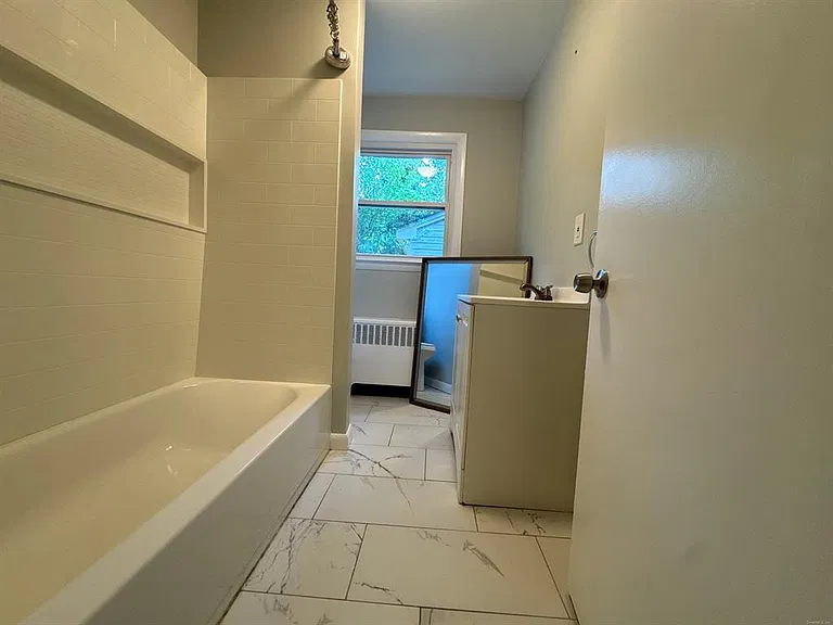 95 Riverside Dr #95 — Photo 5