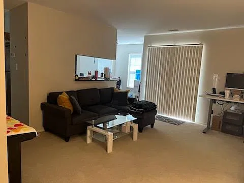 1 bed, 690 sqft, $1,817 — Photo 3