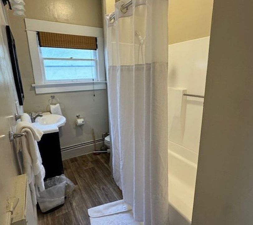 2nd image of 2331 E St APT 102