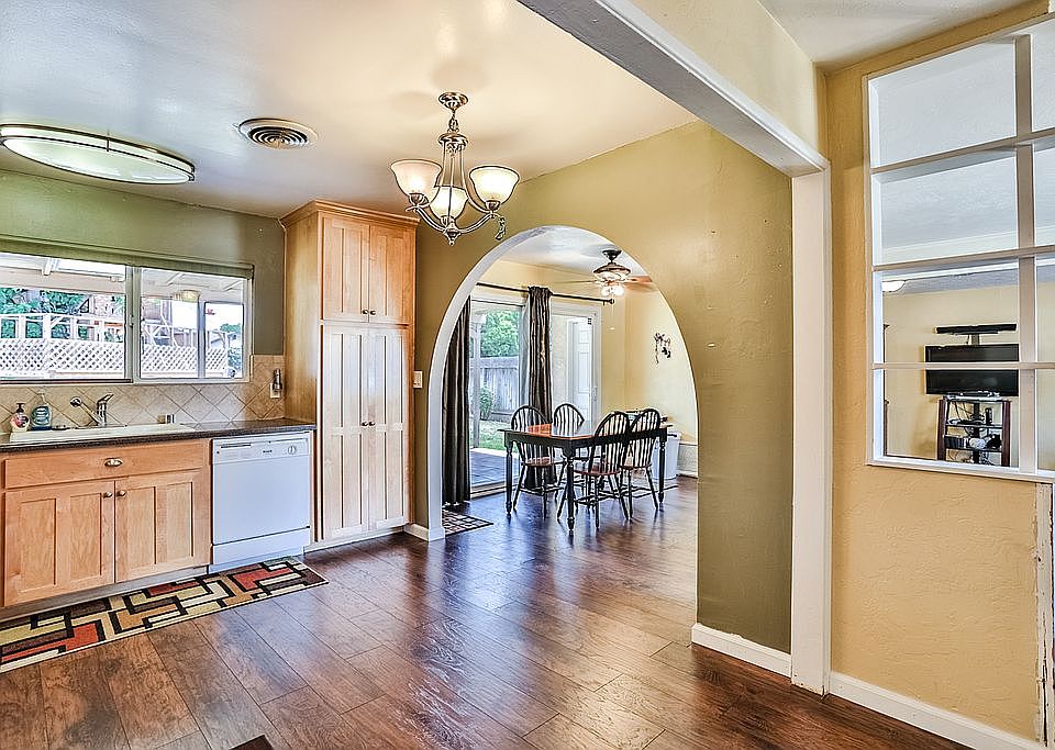 1st image of 1465 N Mollison Ave
