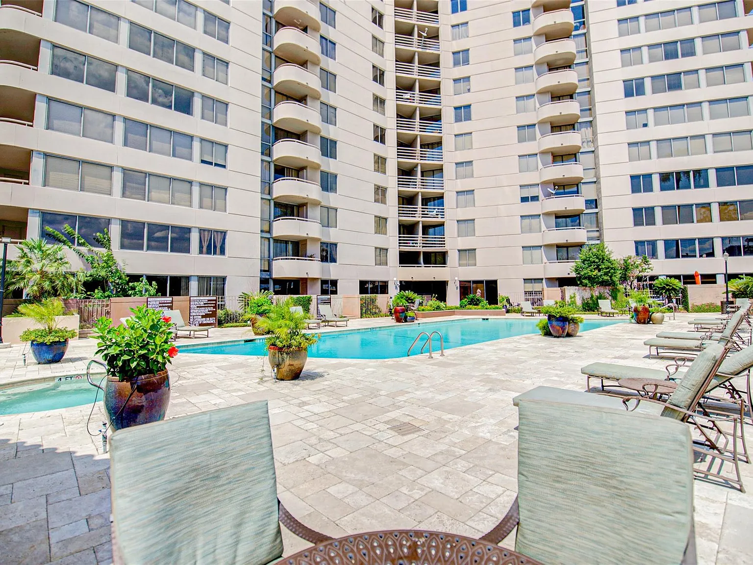 1 bed, 834 sqft, $1,750 — Photo 1
