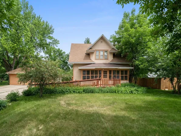 300 S Ash St, Lennox, SD 57039