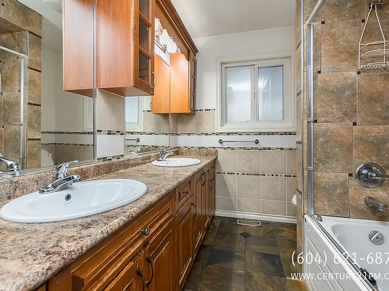 2088 Majestic Cres #UPPER — Photo 22