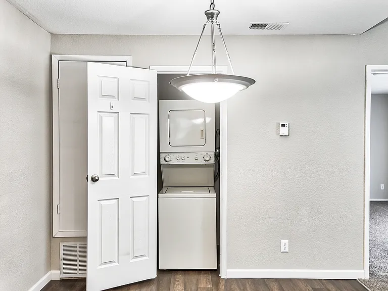 The Lodge at McCarran Ranch Apartment Homes — Photo 7