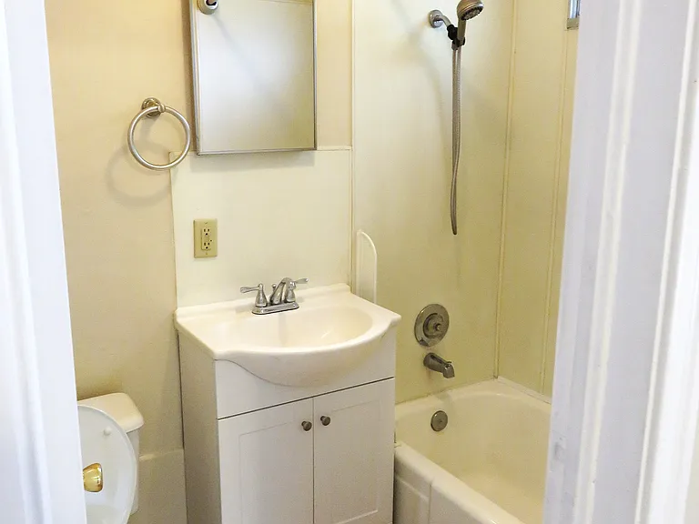 2044 Plumas St — Photo 9