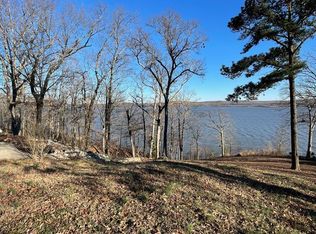 556 River Oaks Dr, Springville, TN 38256
